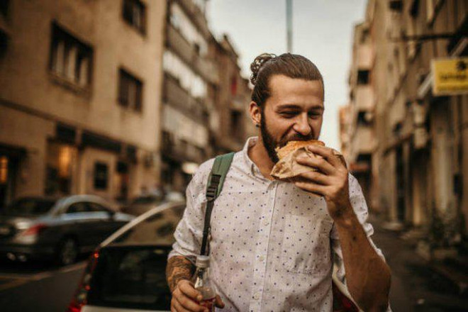 cách ăn quen thuộc này có thể là lý do bạn tăng cân khó hiểu