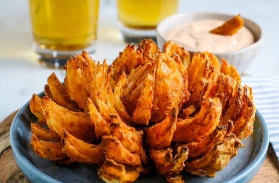 Cách làm hành tây nghìn cánh chiên giòn cực dễ