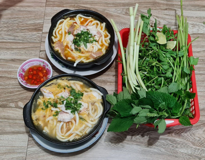 Lạ miệng lẩu bánh canh cá lóc