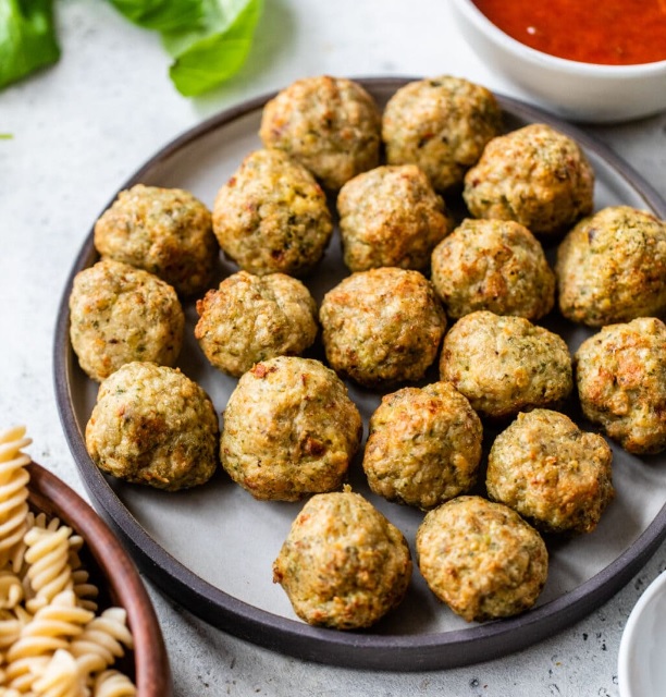 Làm thịt viên chiên đơn giản gọn nhẹ chỉ với vài phút nhờ công thức này